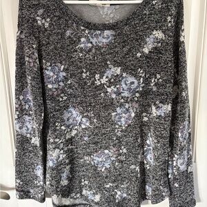 Wallflower Textured Knit Sweater in Black and Gray